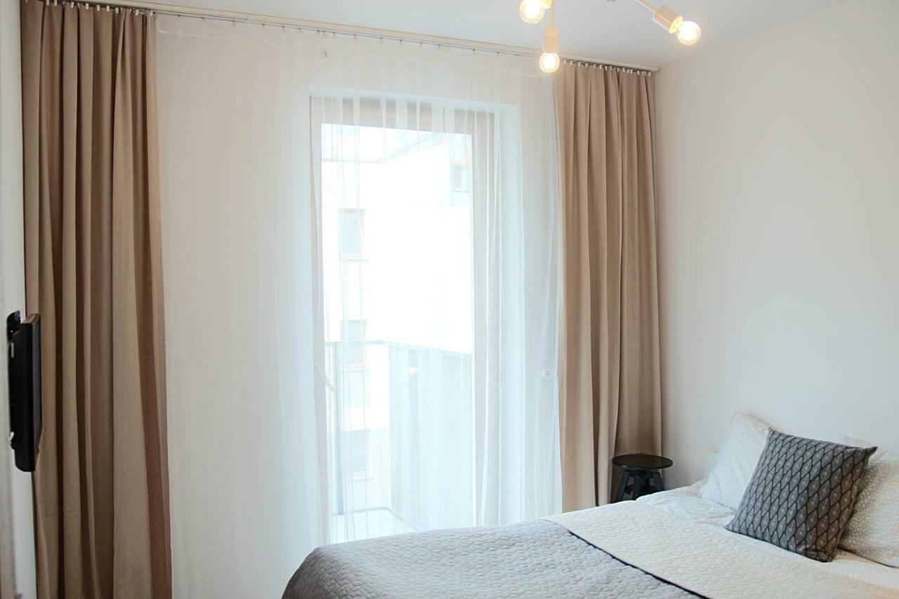 Shoq Studio Nice Apartment With Private Parking Cracóvia Exterior foto